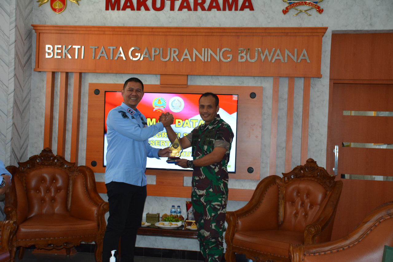 Jalin Sinergitas, Kepala Kantor Imigrasi Kelas I TPI Semarang Datangi Korem 073/Makutarama 